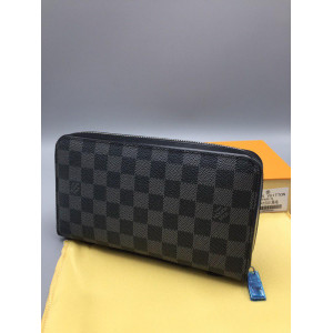 Темно-серый клатч-кошелек LOUIS VUITTON GRAPHITE ZIPPY XL